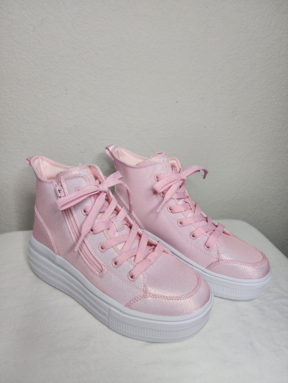 Girl's Shimmering Pink Skechers High Top Sneakers With Side Zip Size 4.5 US NWOT